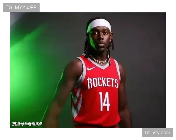 霍勒迪无球跑动制造防守混乱，提升雄鹿外线效率